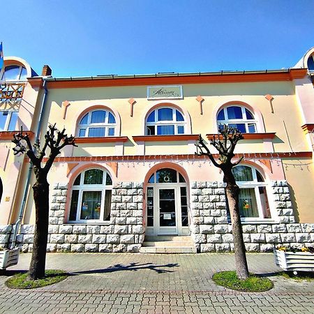 Atrium Hotel Harkány Екстериор снимка