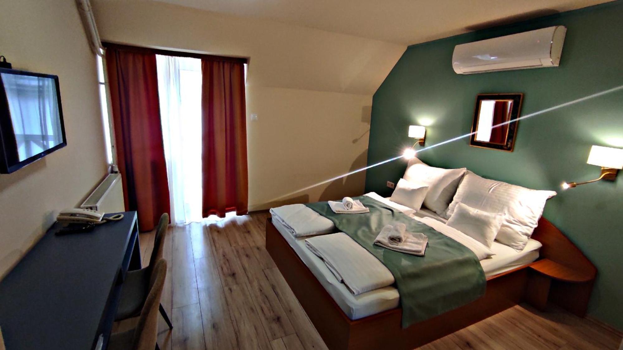 Atrium Hotel Harkány Екстериор снимка