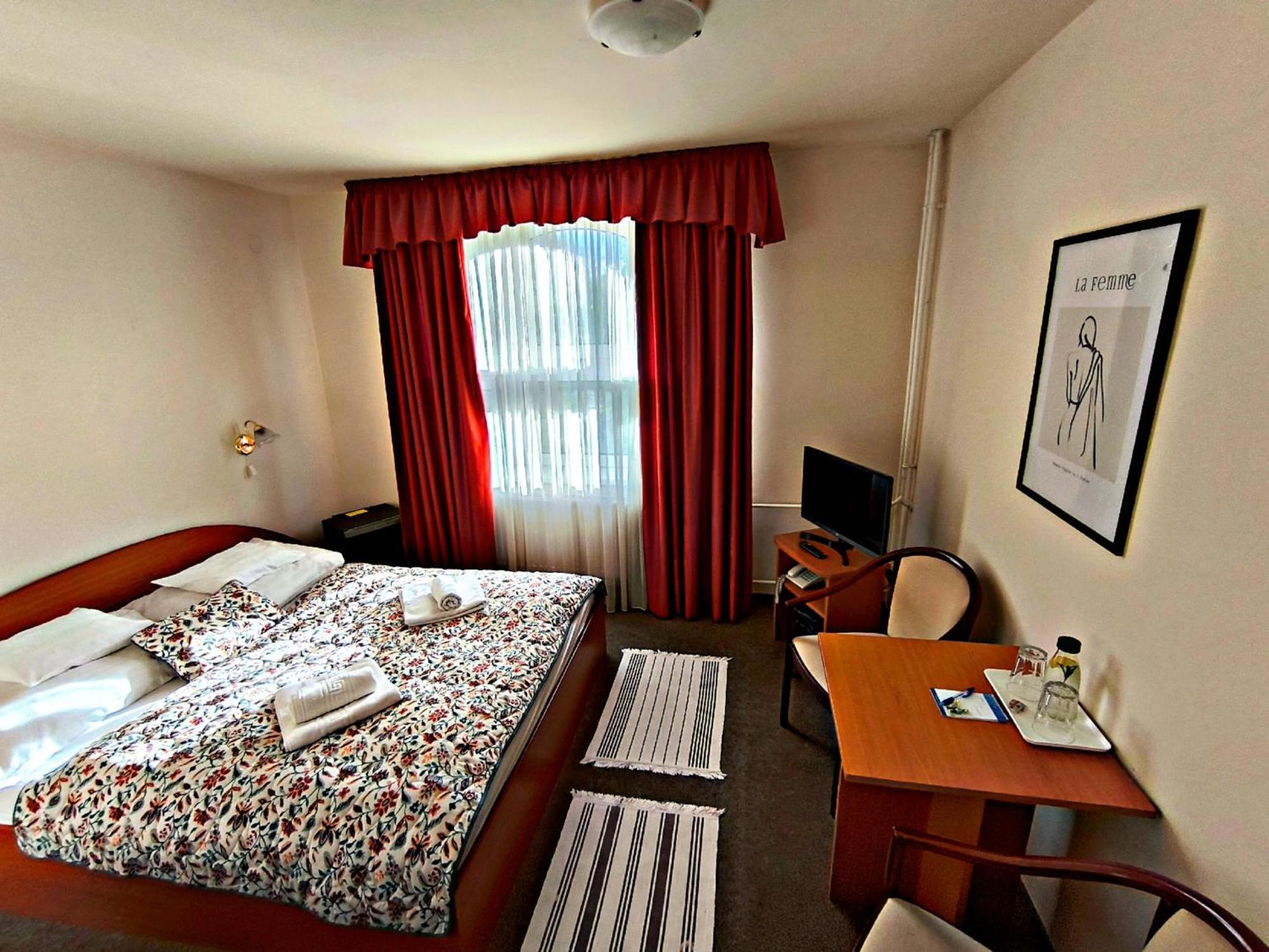 Atrium Hotel Harkány Екстериор снимка